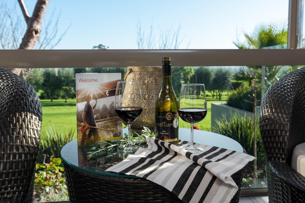 Aldaha Luxury Accommodation Blenheim Bagian luar foto